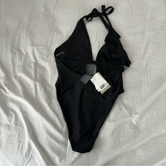 ❤️ H&M High Leg Halter Backless Ruched One Piece Swimsuit - Black, Size M - Picture 7 of 9